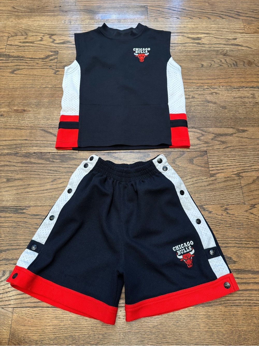 Vintage Chicago Bulls NBA Tear-Away Shorts Set Youth Small 8-10 MightyMac